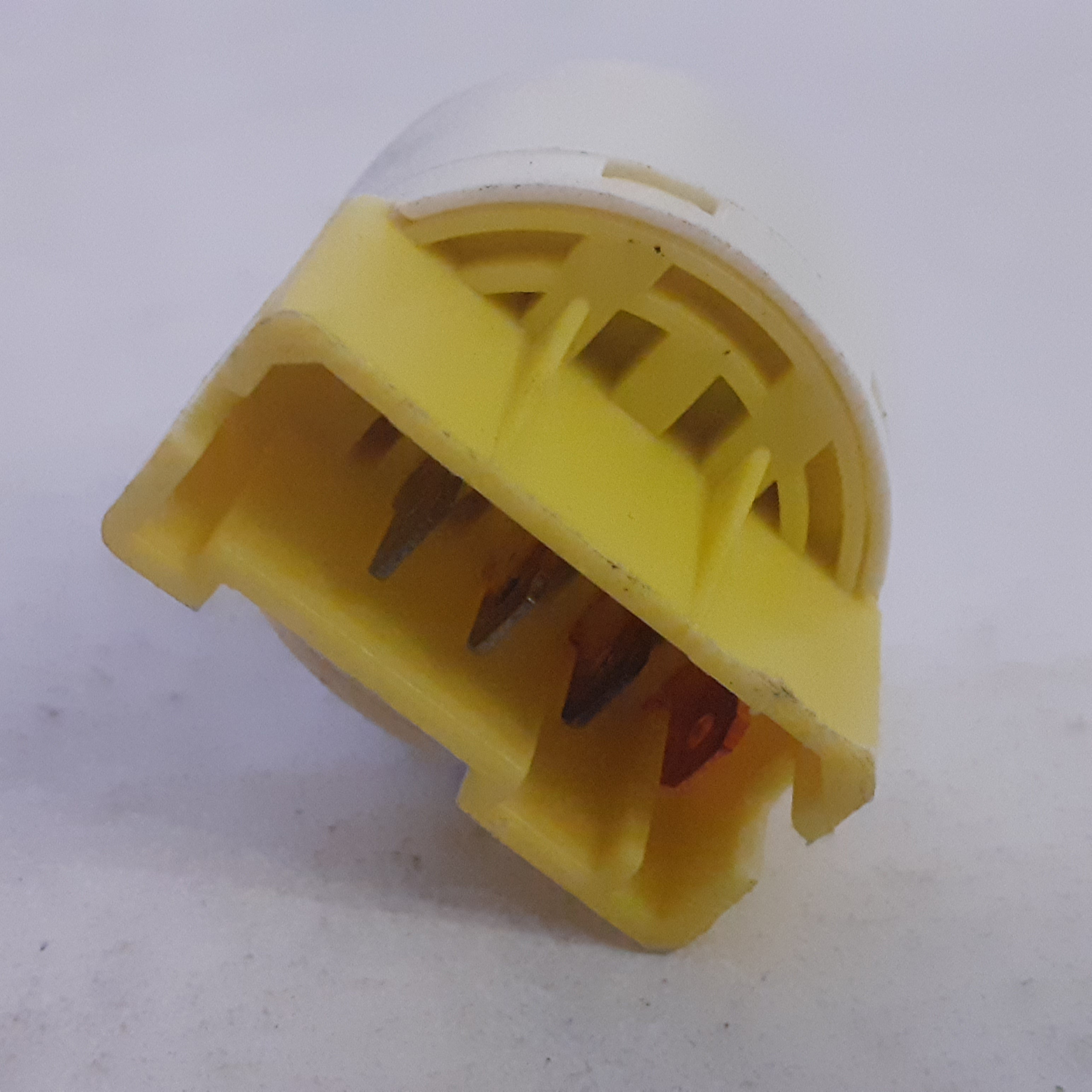 Electric Motor Radiator Fan Pre Resistor fits Peugeot 106 Citroen AX Saxo 6445G5 Genuine View Socket