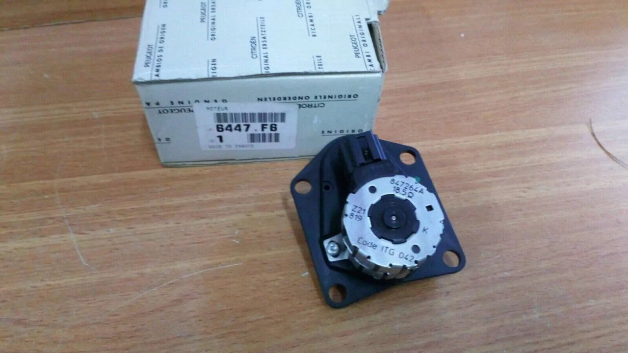 Air Actuator Reduction Gear fits Peugeot 406 Citroen Xantia Xsara 6447F6 Genuine View Front