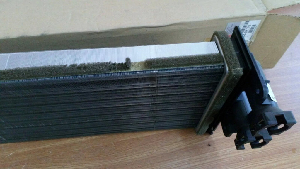 Heater Exchanger Core fits Peugeot 3008 T84E 5008 T87 Citroen DS5 6448T9 Genuine View Left