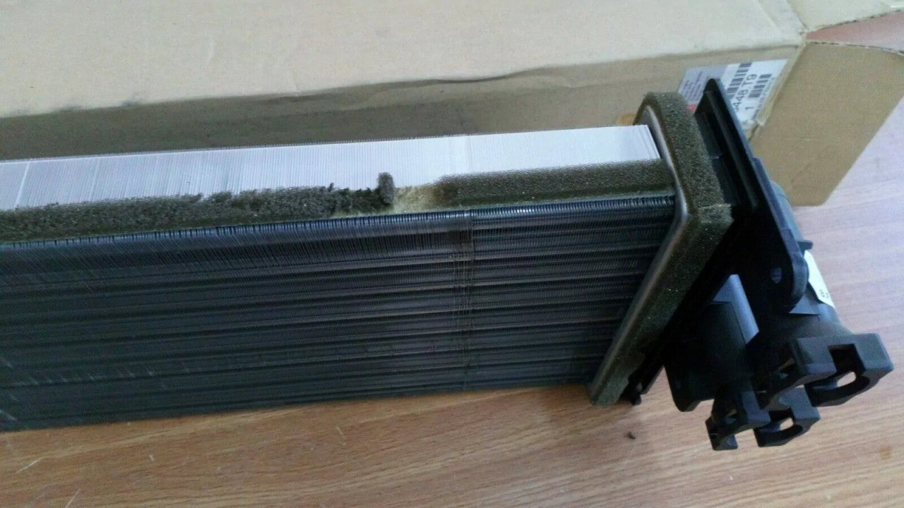 Heater Exchanger Core fits Peugeot 3008 T84E 5008 T87 Citroen DS5 6448T9 Genuine View Left