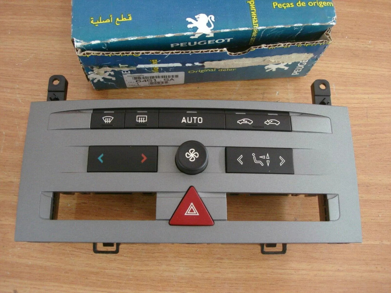 A/C & Heater Control fits Peugeot 407 6451SA Genuine View Front