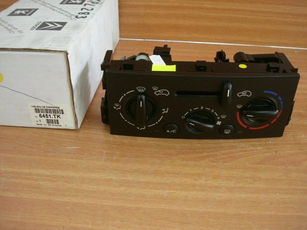 A/C & Heater Control fits Peugeot 207 6451TK Genuine View Front