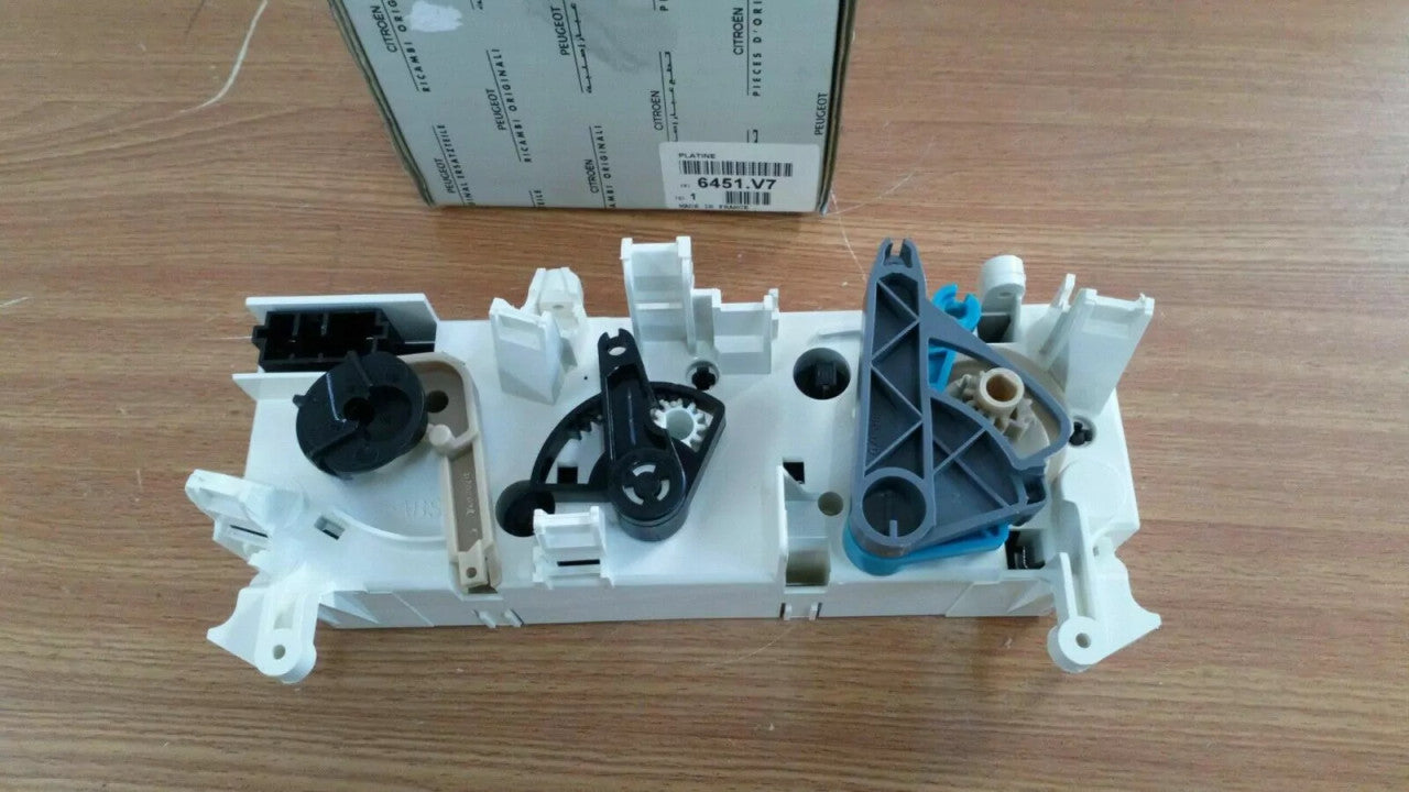 A/C & Heater Control fits Peugeot Partner Citroen Berlingo ZX 6451V7 Genuine View Front