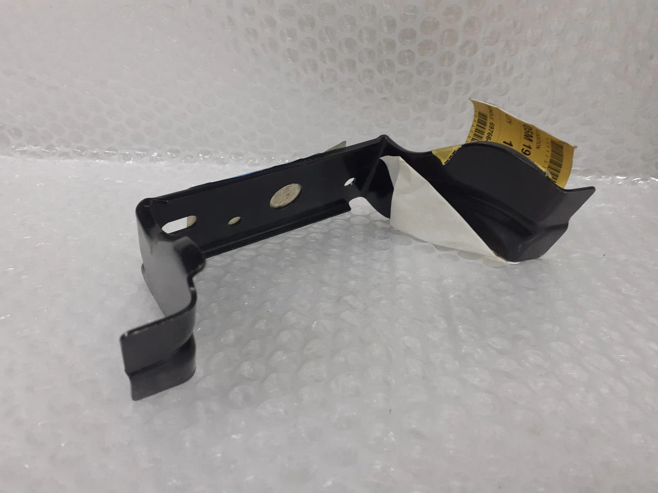 Fender Bracket Right fits Hyundai i10 i20 645231J000 Genuine View Rear