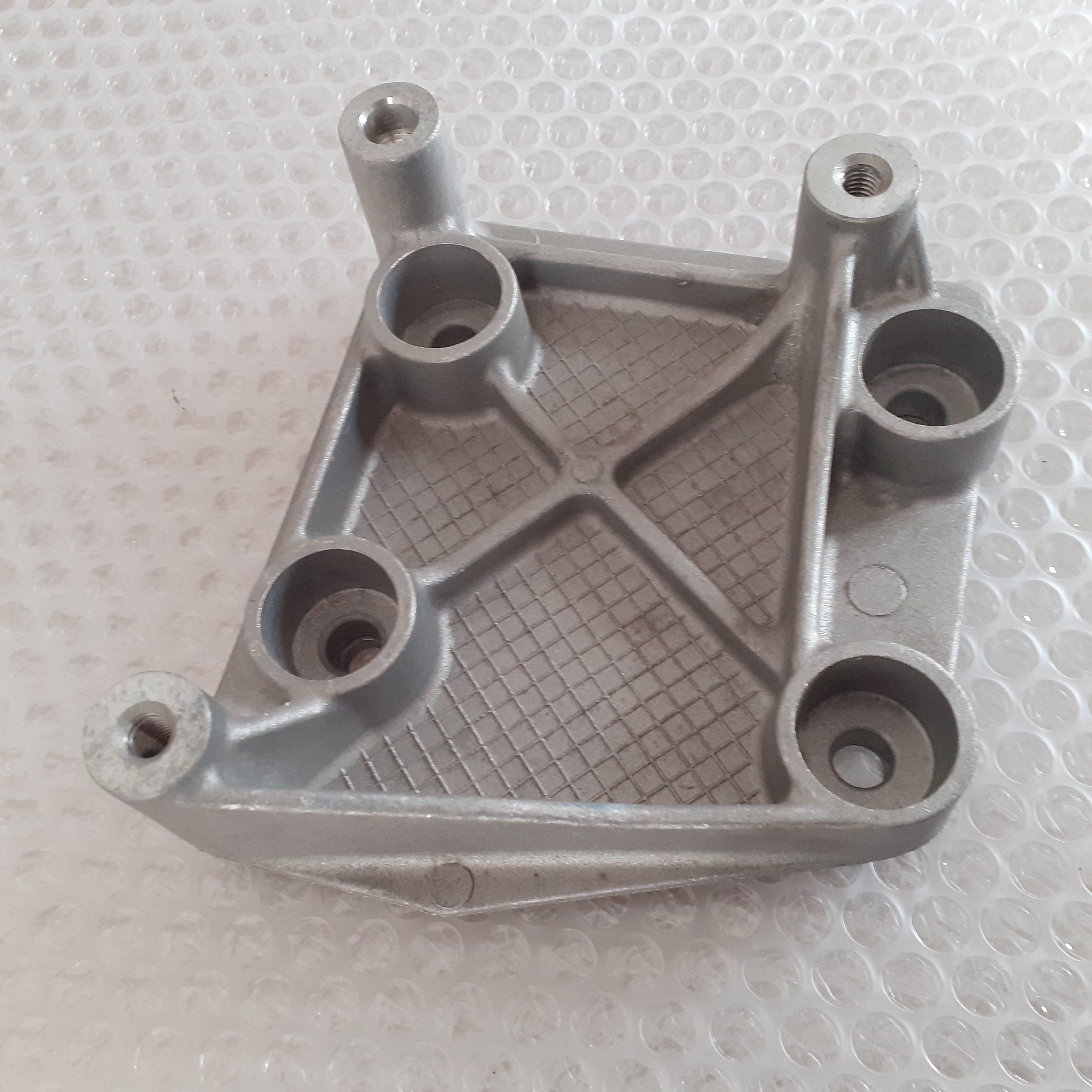 Air Condition Compressor Bracket fits Peugeot 206 207 307 Citroen C3 C4 6453JT 9656881780 Genuine View Rear