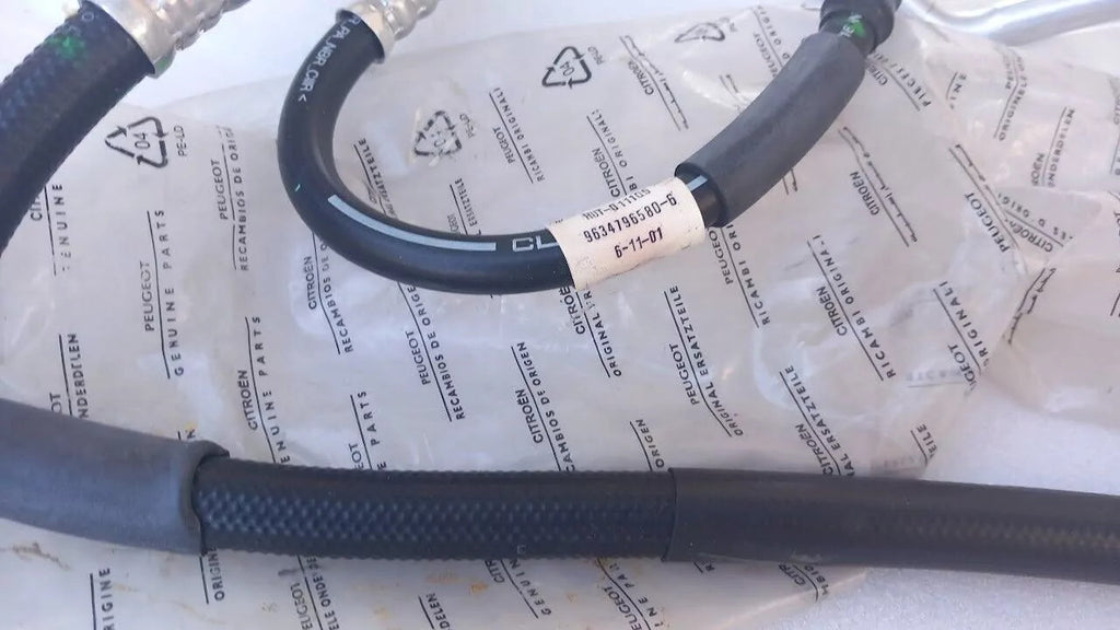 Air Condition Pipe fits Peugeot 306 Partner Citroen Berlingo 646013 Genuine View Right