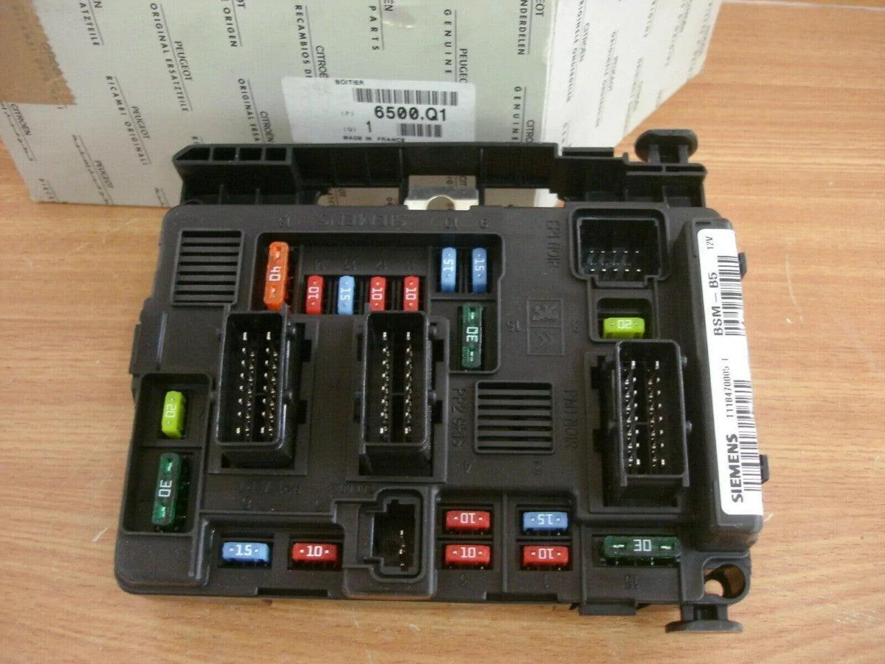 Fuse Box fits Peugeot Partner Citroen Berlingo 6500Q1 Genuine View Front