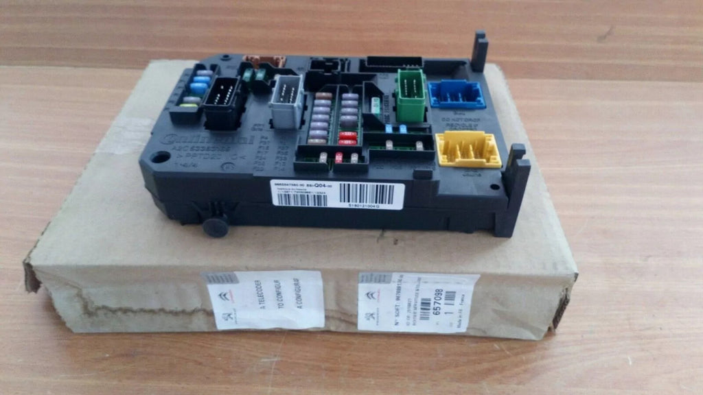 Fuse Box fits Peugeot 508 657098 Genuine View Front