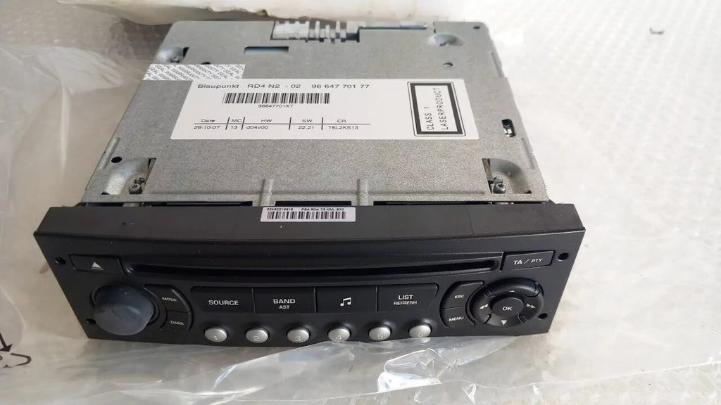 Radio CD fits Fiat Ulysse Peugeot 807 Citroen C8 9664770177 Genuine 6574Y4 View Front