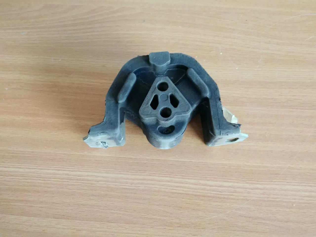 Engine Mount Left fits Opel Kadett E Vauxhall Astra 12S 90189902 Genuine 684250 View Front