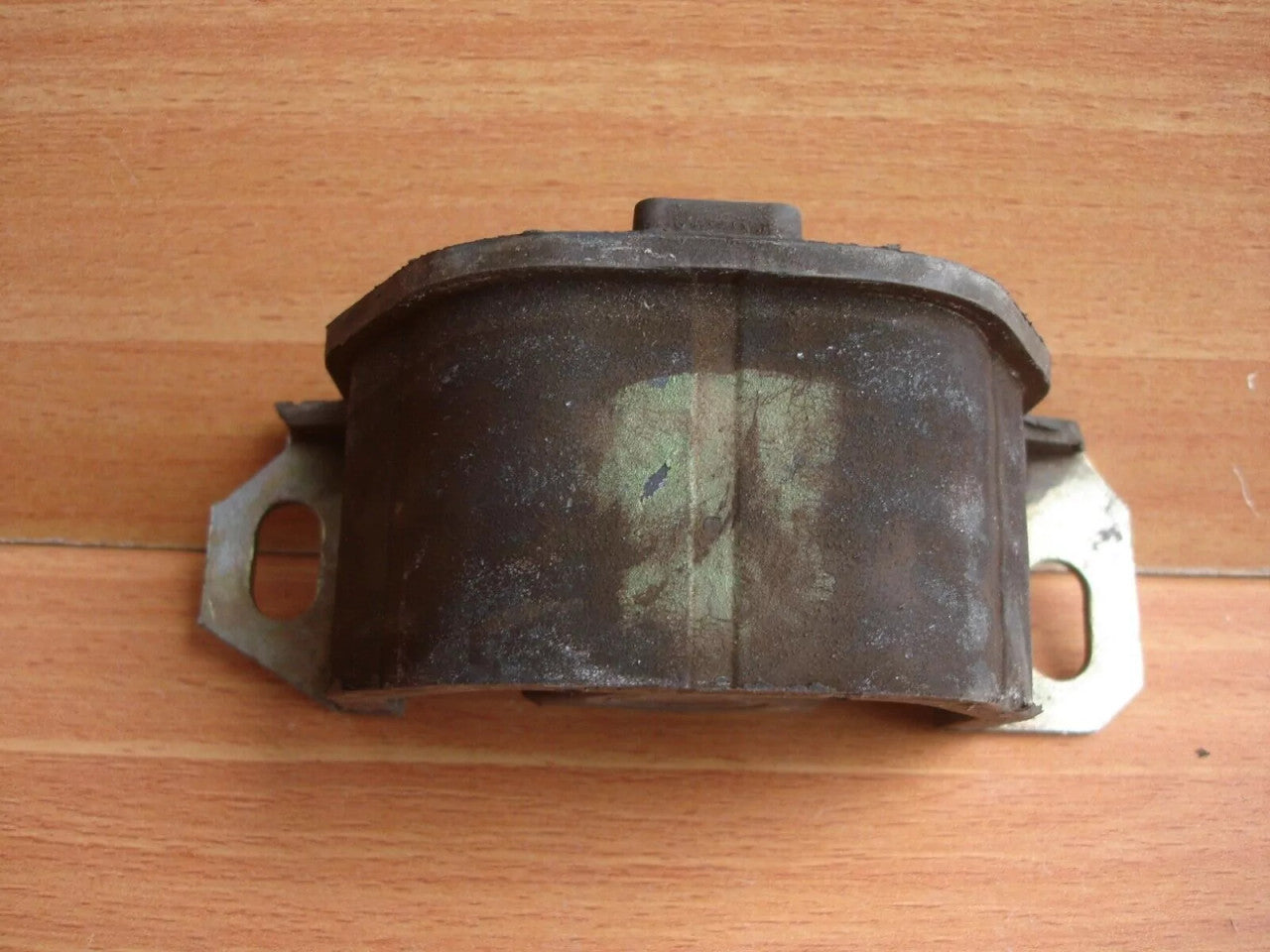 Engine Mount Left fits Opel Kadett E Vauxhall Astra 12S 90189902 Genuine 684250 View Left