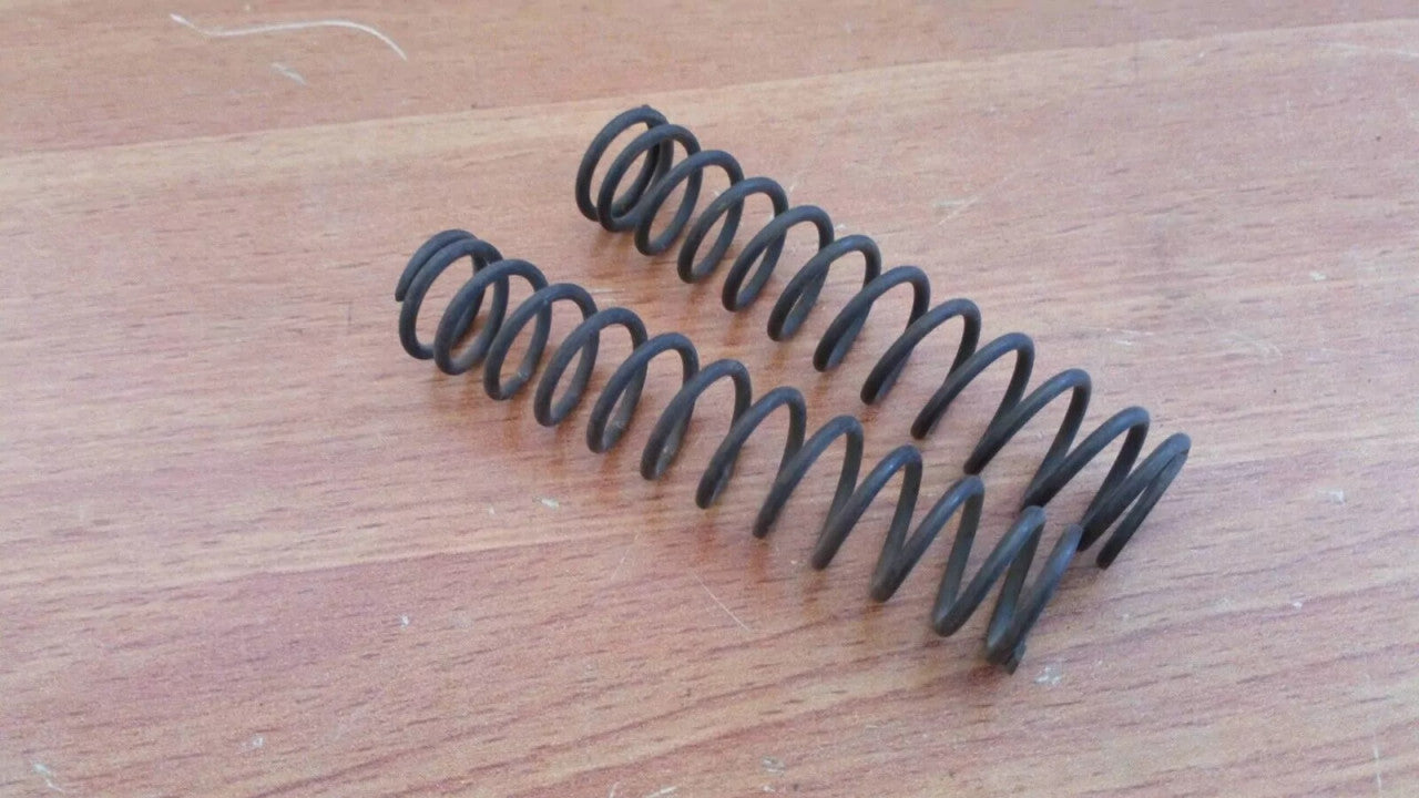 1x Brake Master Cylinder Spring fits Alfa Romeo Alfasud 700100 Genuine View Front