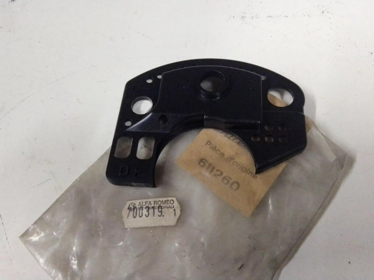 Alternator Plate Cover fits Alfa Romeo Alfasud Ti 700319 Genuine View Front