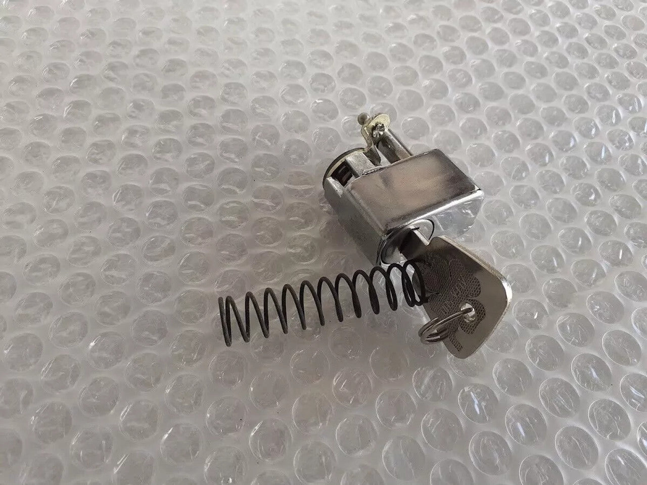 Door Lock Front with Key fits Alfa Romeo Alfasud 700364 Genuine View Rear