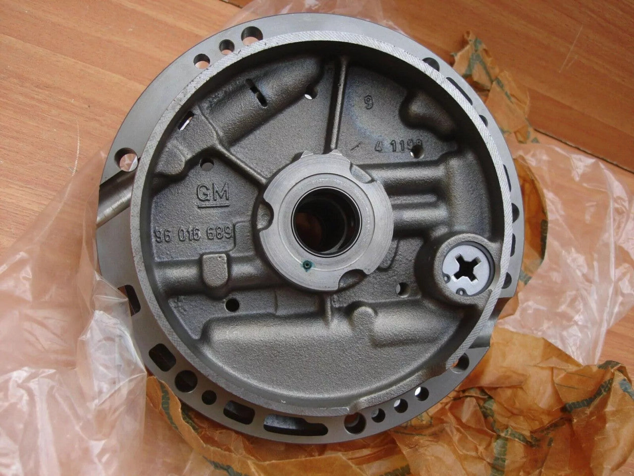 Automatic Transmission Oil Pump fits Opel Vauxhall Omega B X25XE X30XE Genuine 707020 View Front