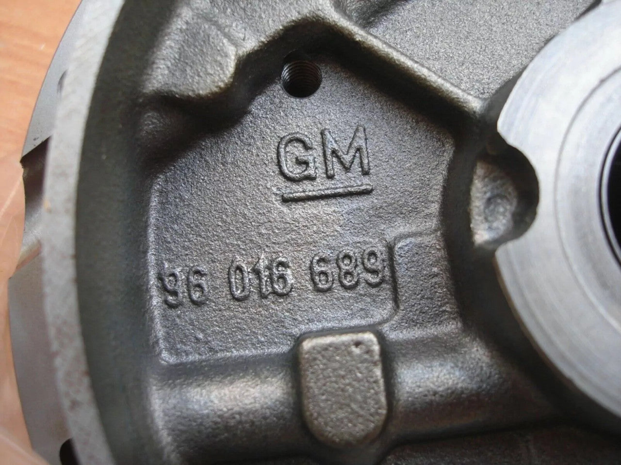 Automatic Transmission Oil Pump fits Opel Vauxhall Omega B X25XE X30XE Genuine 707020 View Left