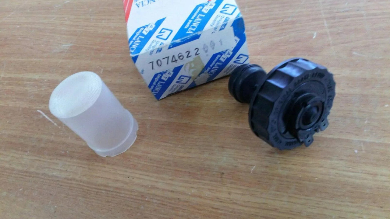 Brake Master Cylinder Reservoir Cap fits Fiat Duna Uno Fiorino 7074622 Genuine View Front