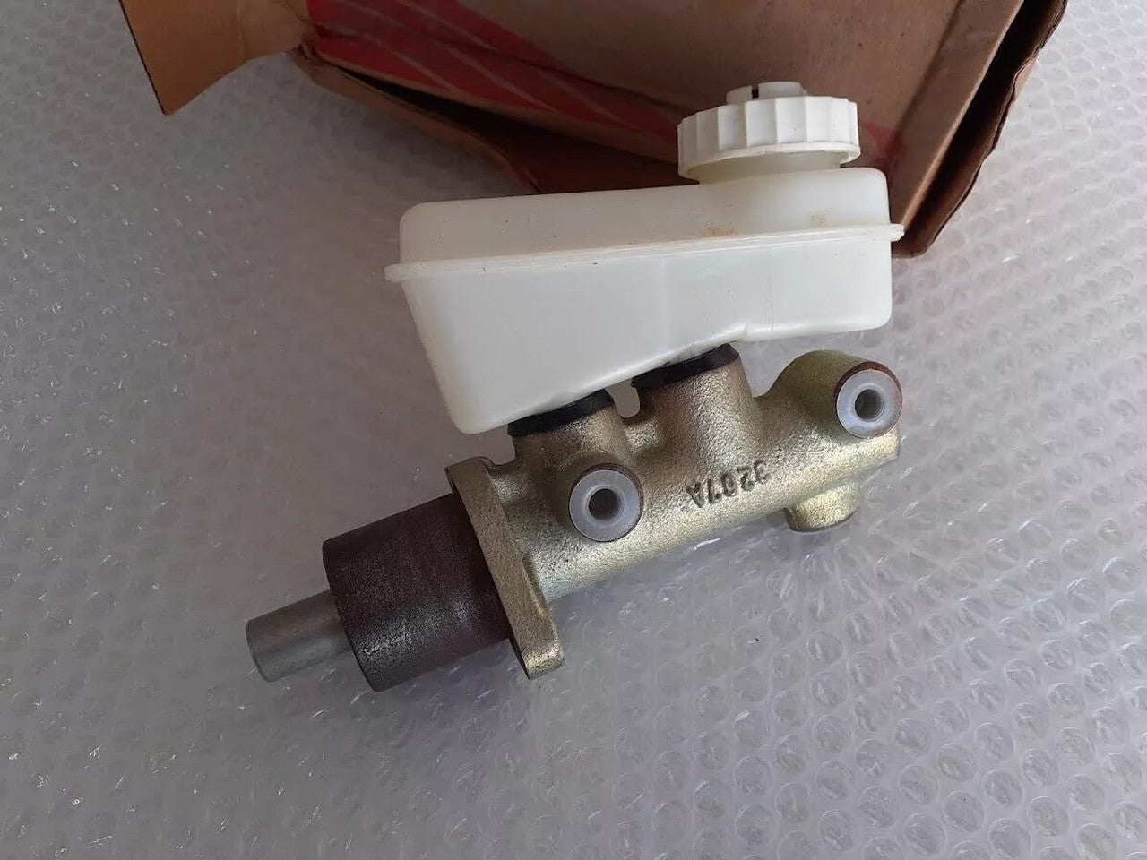 Brake Master Cylinder fits Fiat Duna Elba Mille Uno Fiorino 7075444 Genuine View Left