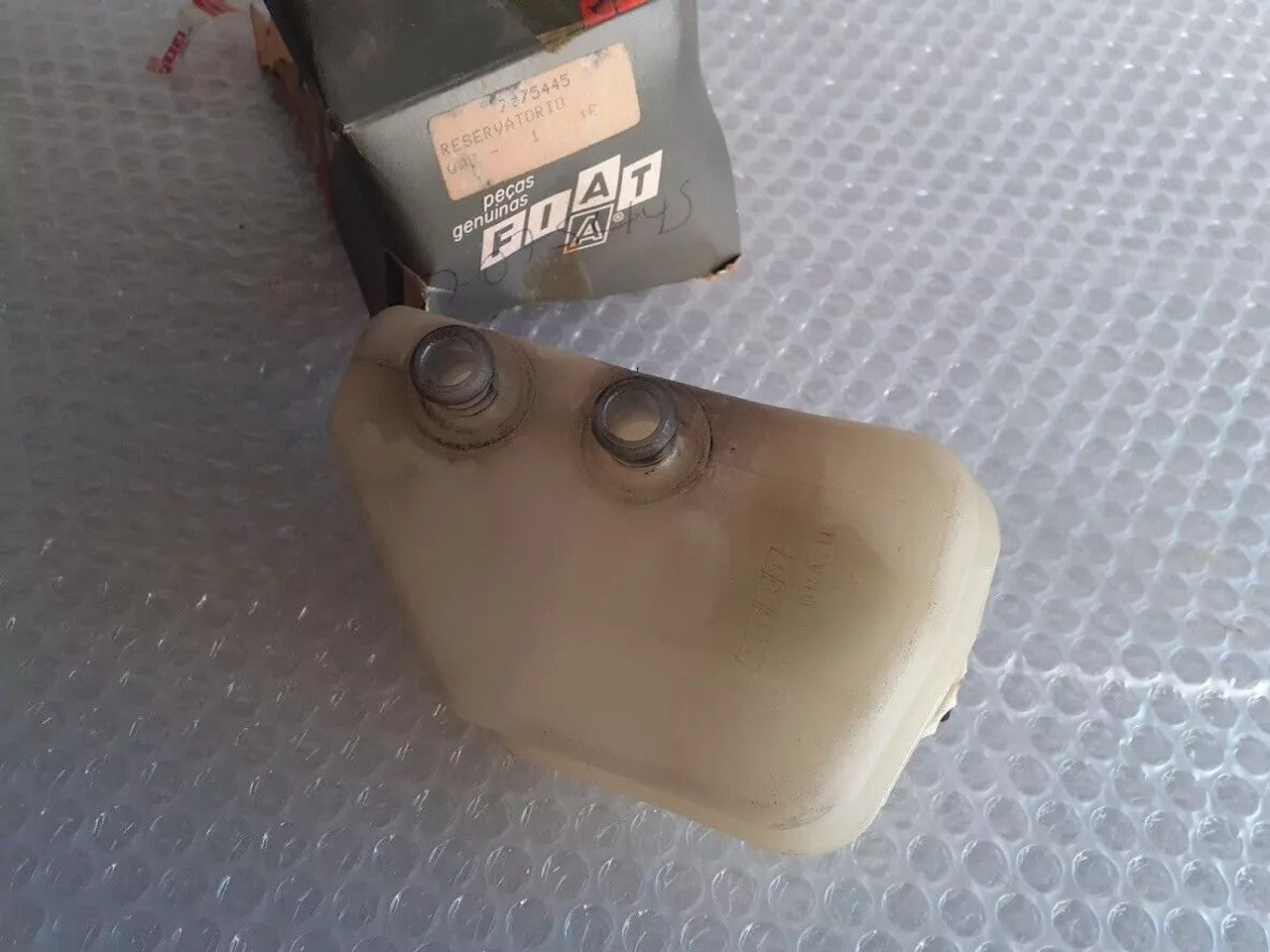 Brake Master Cylinder Reservoir Tank Cap fits Fiat Duna Elba Mille Uno Fiorino 7075445 View Right