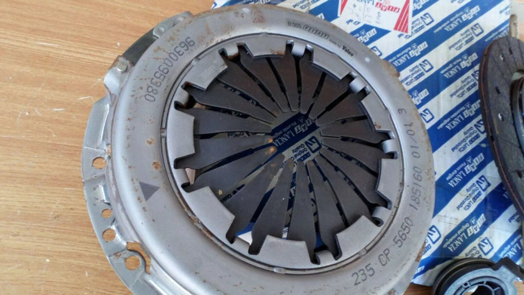 Clutch Kit fits Fiat Ulysse Scudo 71711641 Genuine View Right