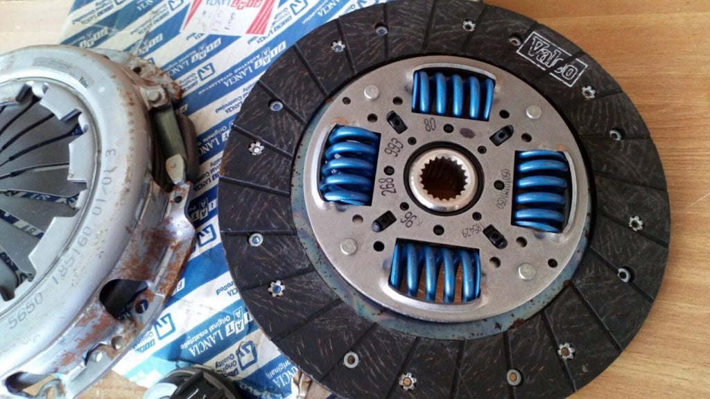 Clutch Kit fits Fiat Ulysse Scudo 71711641 Genuine View Left