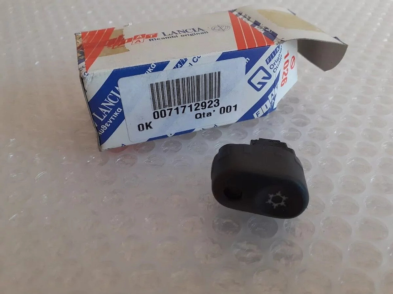 Air Condition Switch Button fits Fiat Punto 71712923 Genuine View Front