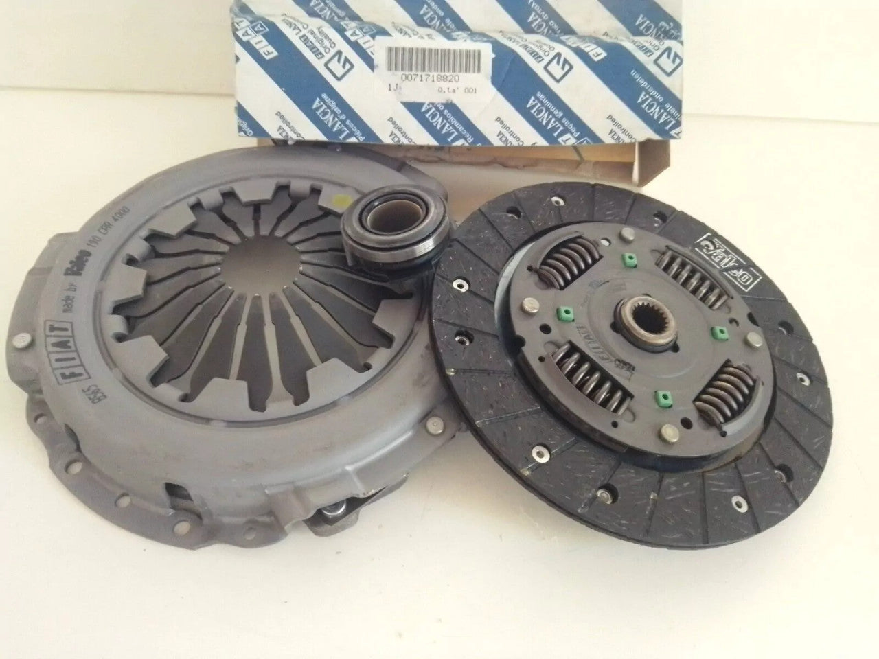 Clutch Kit fits Fiat Stilo Linea 71718820 Genuine View Front