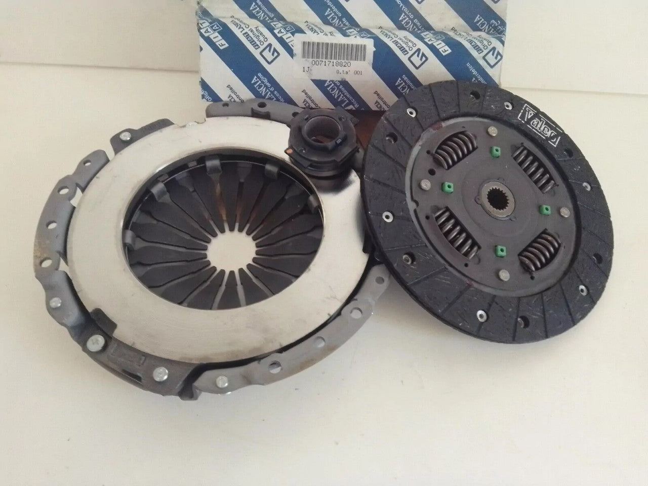 Clutch Kit fits Fiat Stilo Linea 71718820 Genuine View Rear