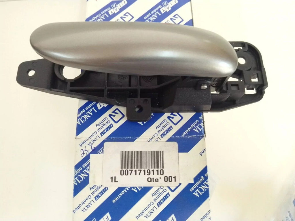 Interior Door Handle Front Right fits Fiat Stilo 71719110 Genuine View Front