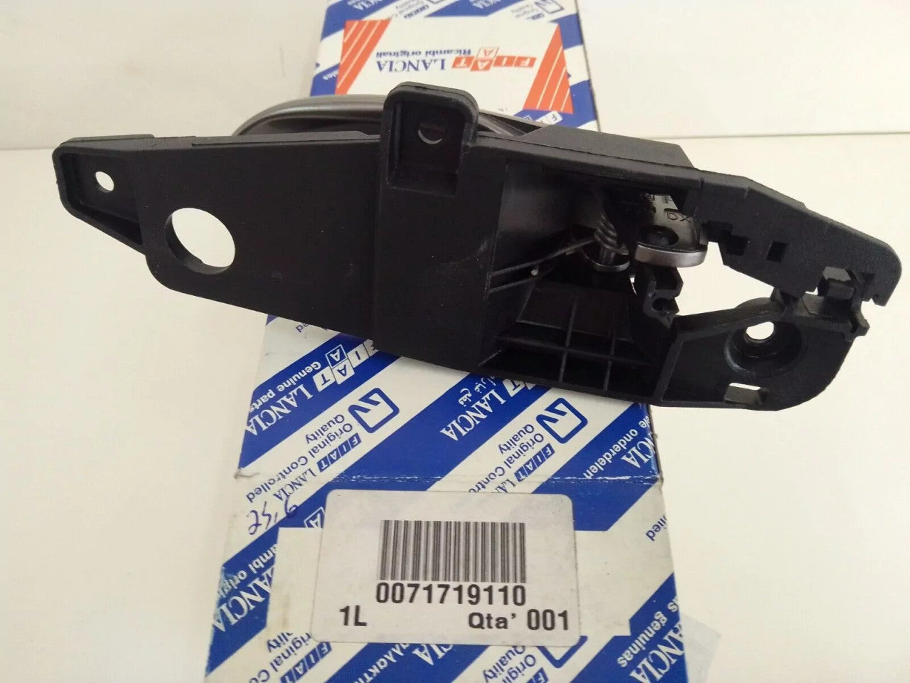 Interior Door Handle Front Right fits Fiat Stilo 71719110 Genuine View Rear