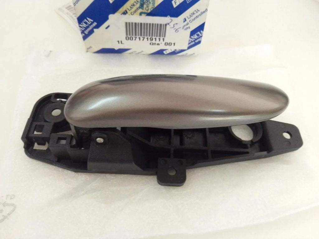 Interior Door Handle Front Left fits Fiat Stilo 71719111 Genuine View Front