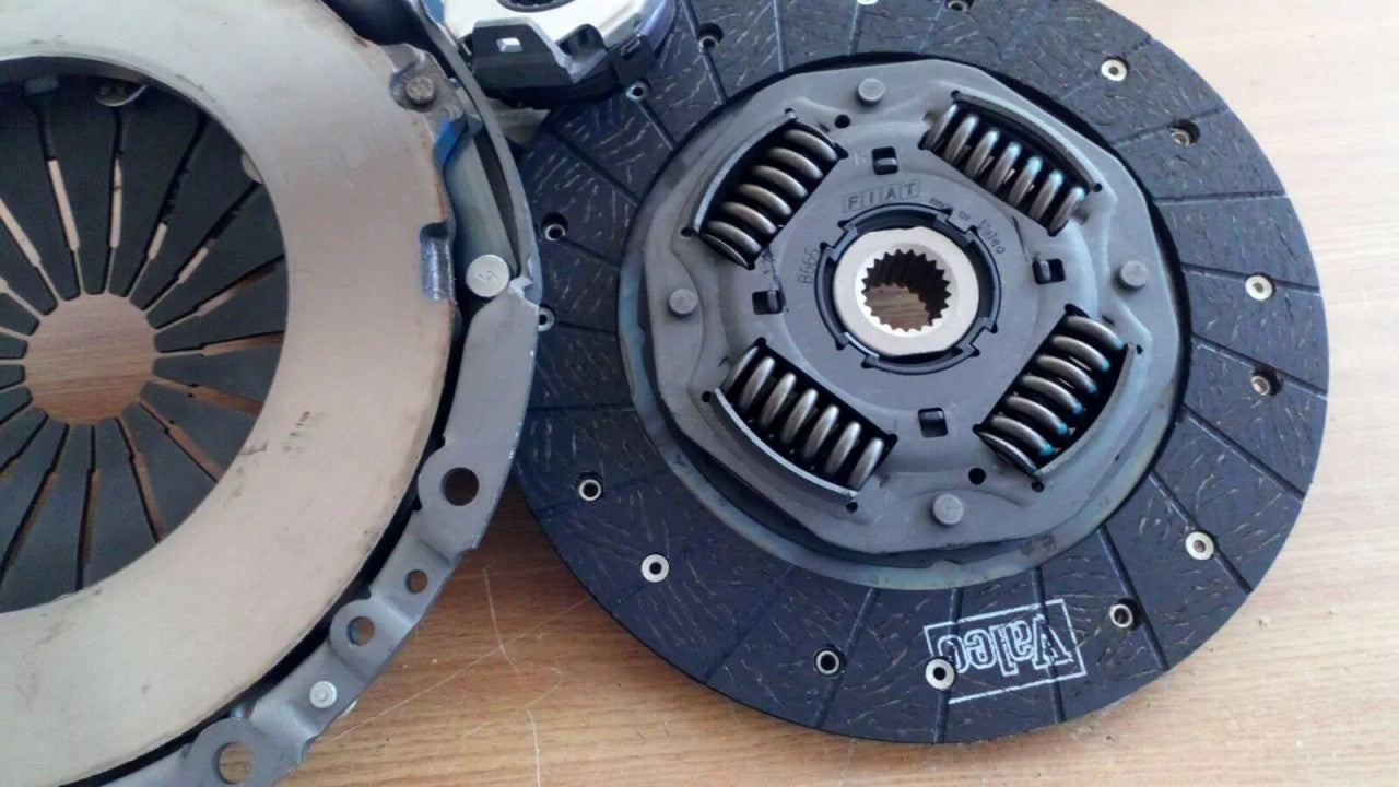 Clutch Kit fits Fiat Ducato 71714653 Genuine 71735473 View Upper