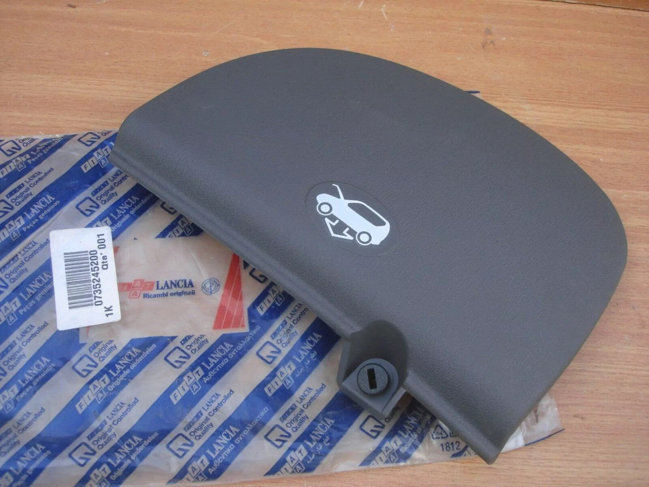 Dashboard Cap Lower Right fits Fiat Seicento 735245200 Genuine View Rear