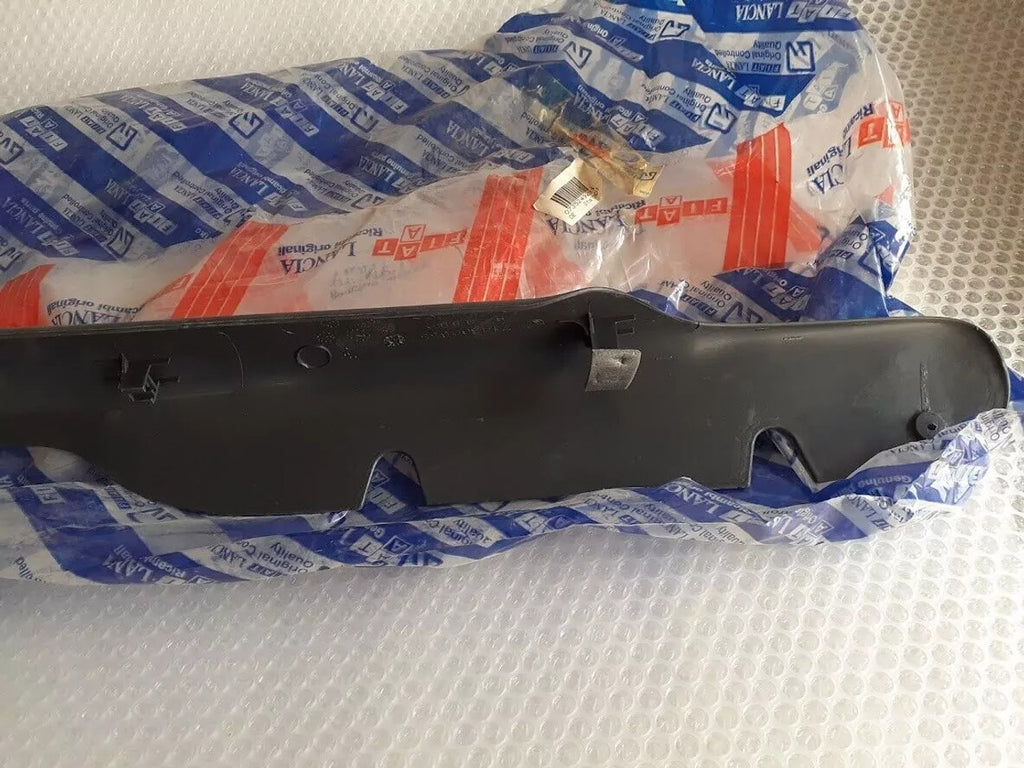 Door Sill Molding Left fits Fiat Bravo 735249281 Genuine View Close Up Rear