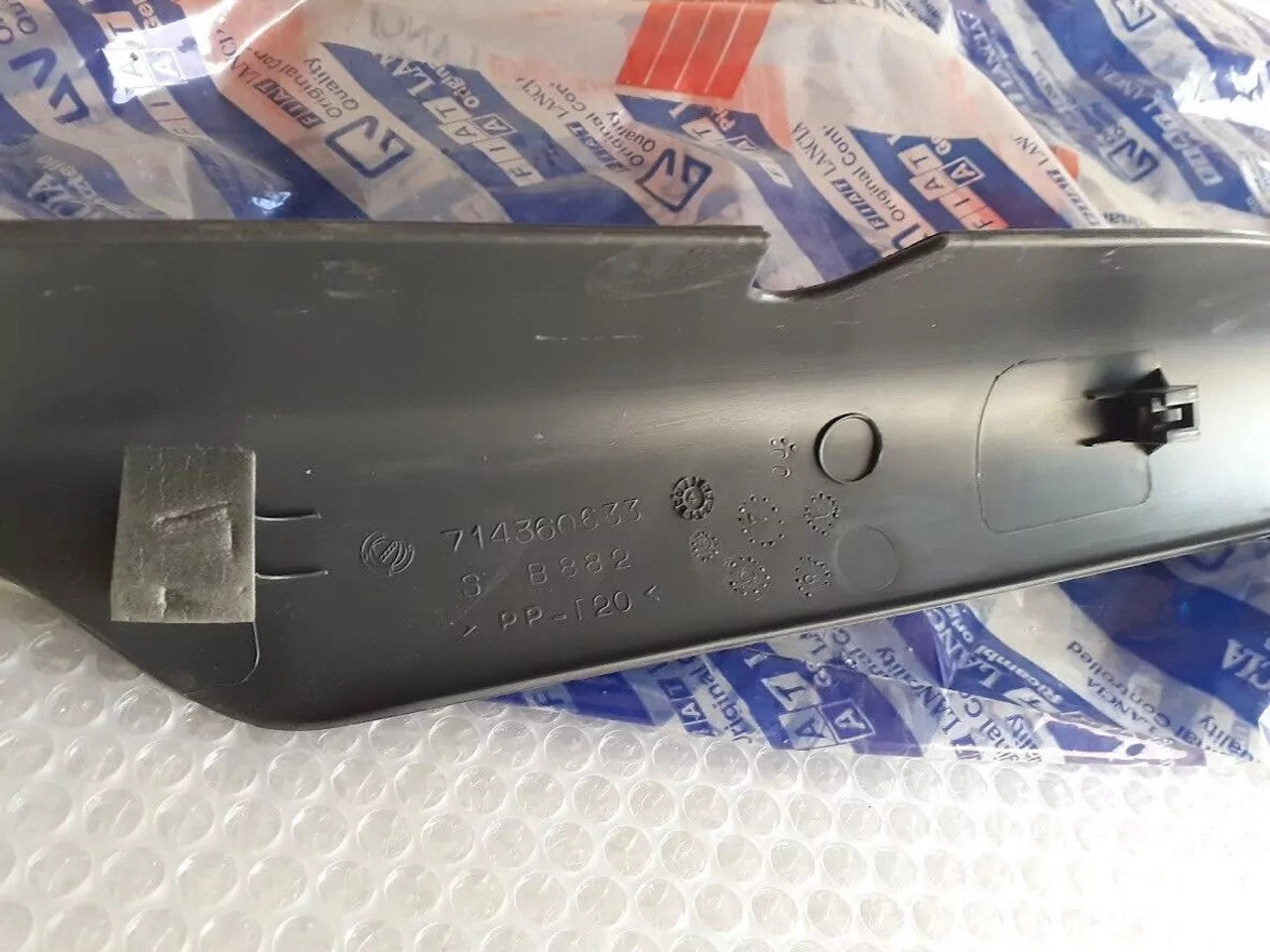 Door Sill Molding Left fits Fiat Bravo 735249281 Genuine View Close Up Right