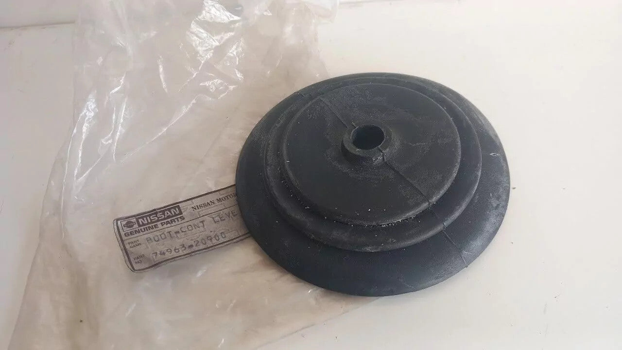 Gear Shift Boot fits Nissan Datsun B10 B110 B120 1200 74963-20900 Genuine View Front