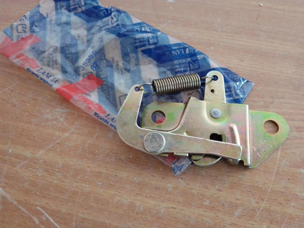 Bonnet Hood Latch Lock fits Fiat Regata 7535386 Genuine View Front