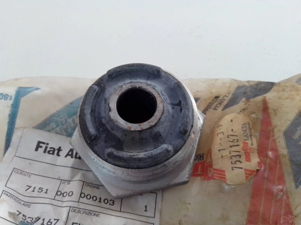 Rear Shock Upper Bush fits Fiat Uno Duna 7537167 Genuine View Front