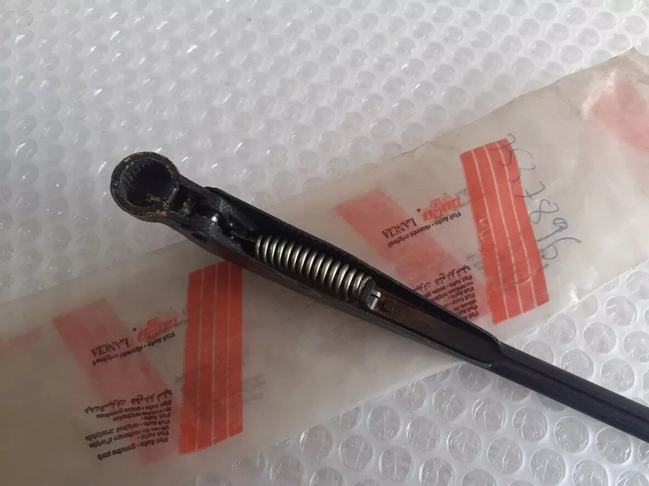 Windshield Wiper Arm RHD fits Fiat 126 BIS 7537896 Genuine View Left