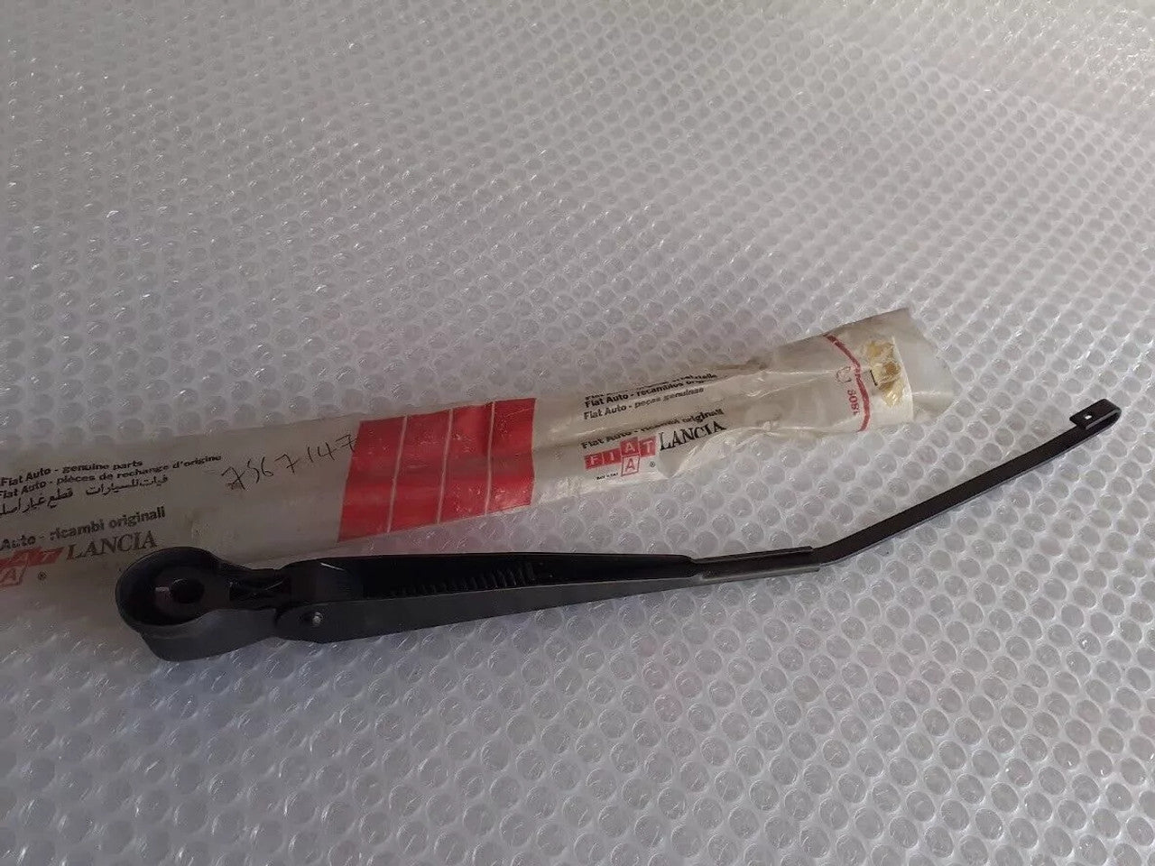 Wiper Arm fits Fiat 7567147 Genuine View Front