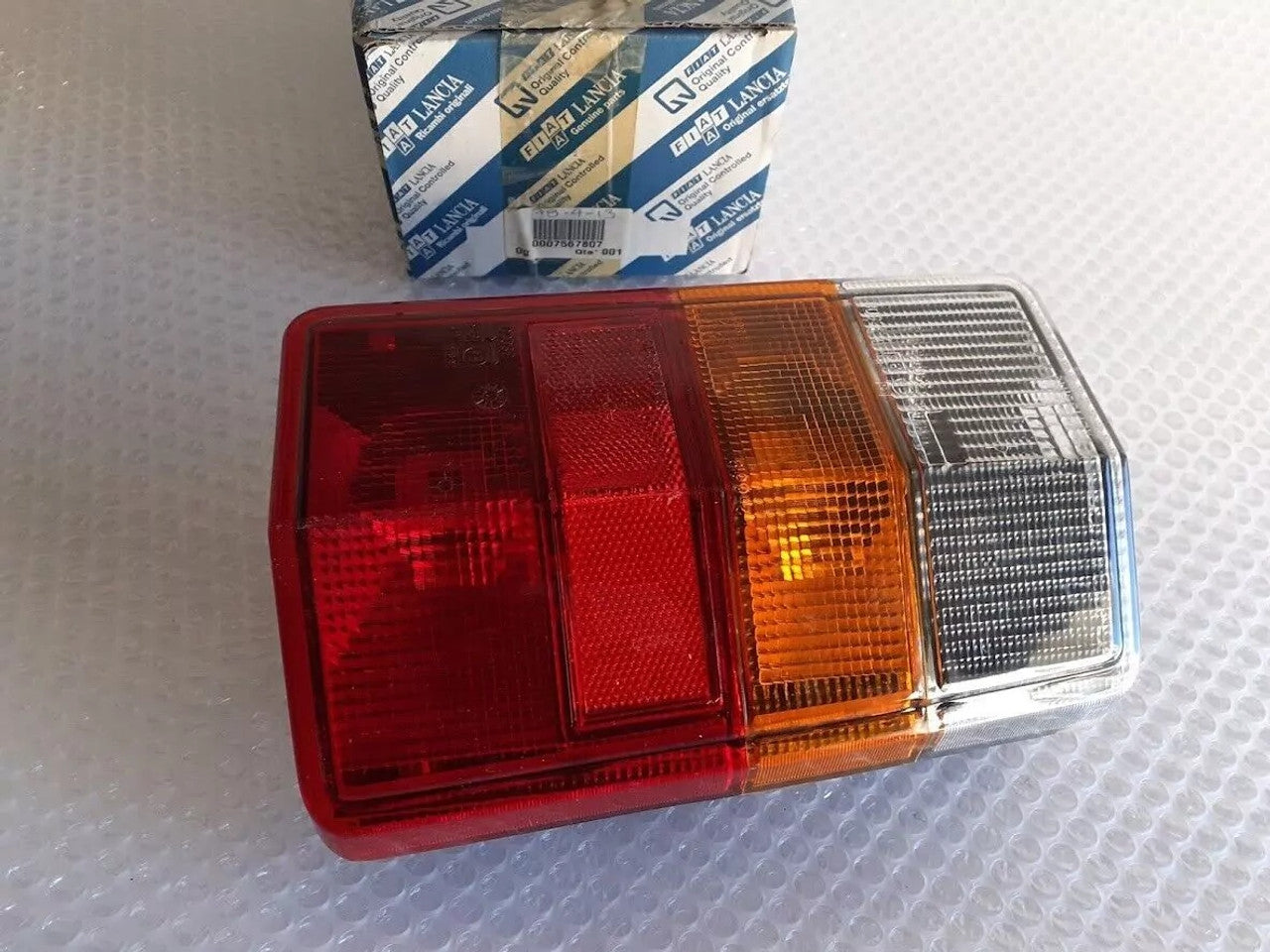 Tail Light Left Rear RHD fits Fiat Ducato Citroen C25 Peugeot J5 7567807 Genuine View Front
