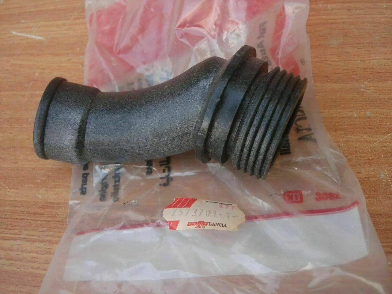 Header Overflow Tank Pipe fits Fiat 126 BIS MD 7573701 Genuine View Rear