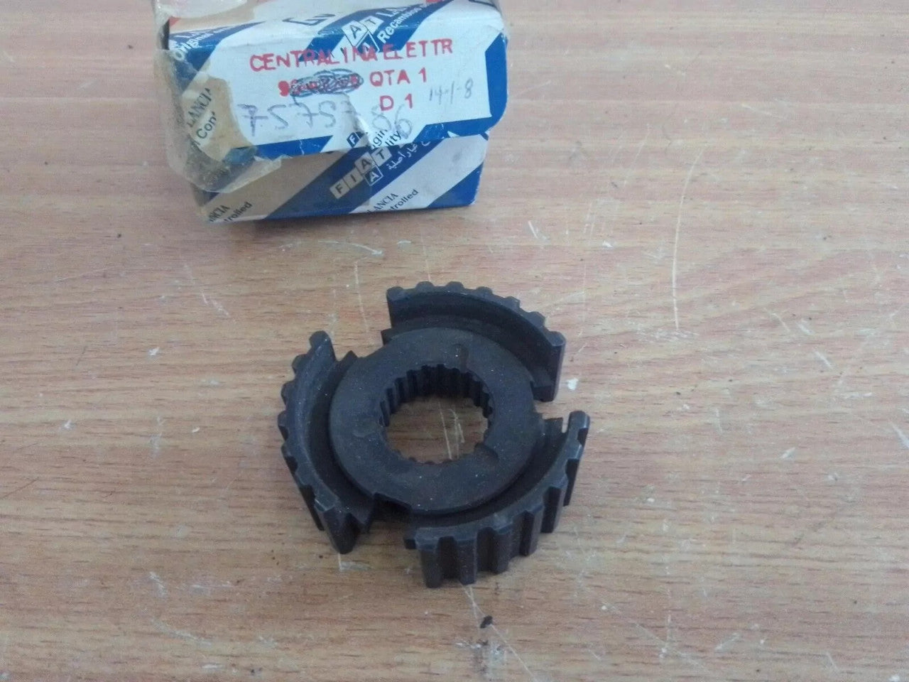 Transmission Hub fits Fiat Tipo Lancia Delta 7575786 Genuine View Front
