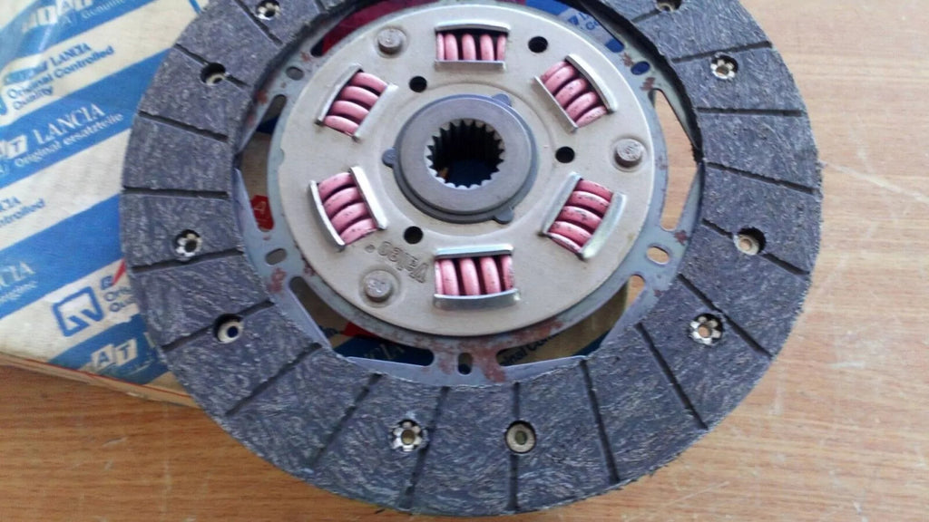 Clutch Disc fits Fiat Tempra Uno Turbo Lancia Delta 7576196 Genuine 7576193 View Right
