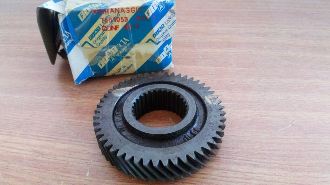 Gearbox 4 Gear fits Fiat Elba Tempra Tipo Uno Fiorino Lancia Dedra Delta 7581053 View Front