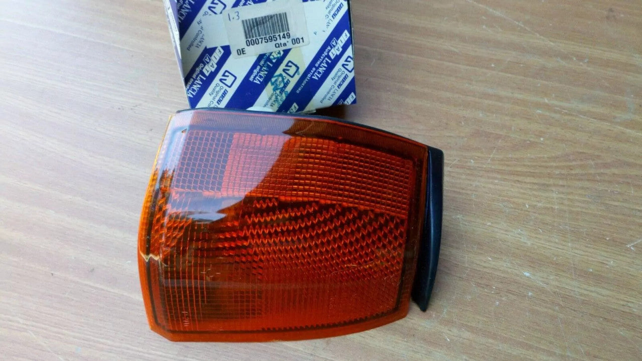 Turn Signal Front Right fits Fiat Tipo 7595149 Genuine View Front