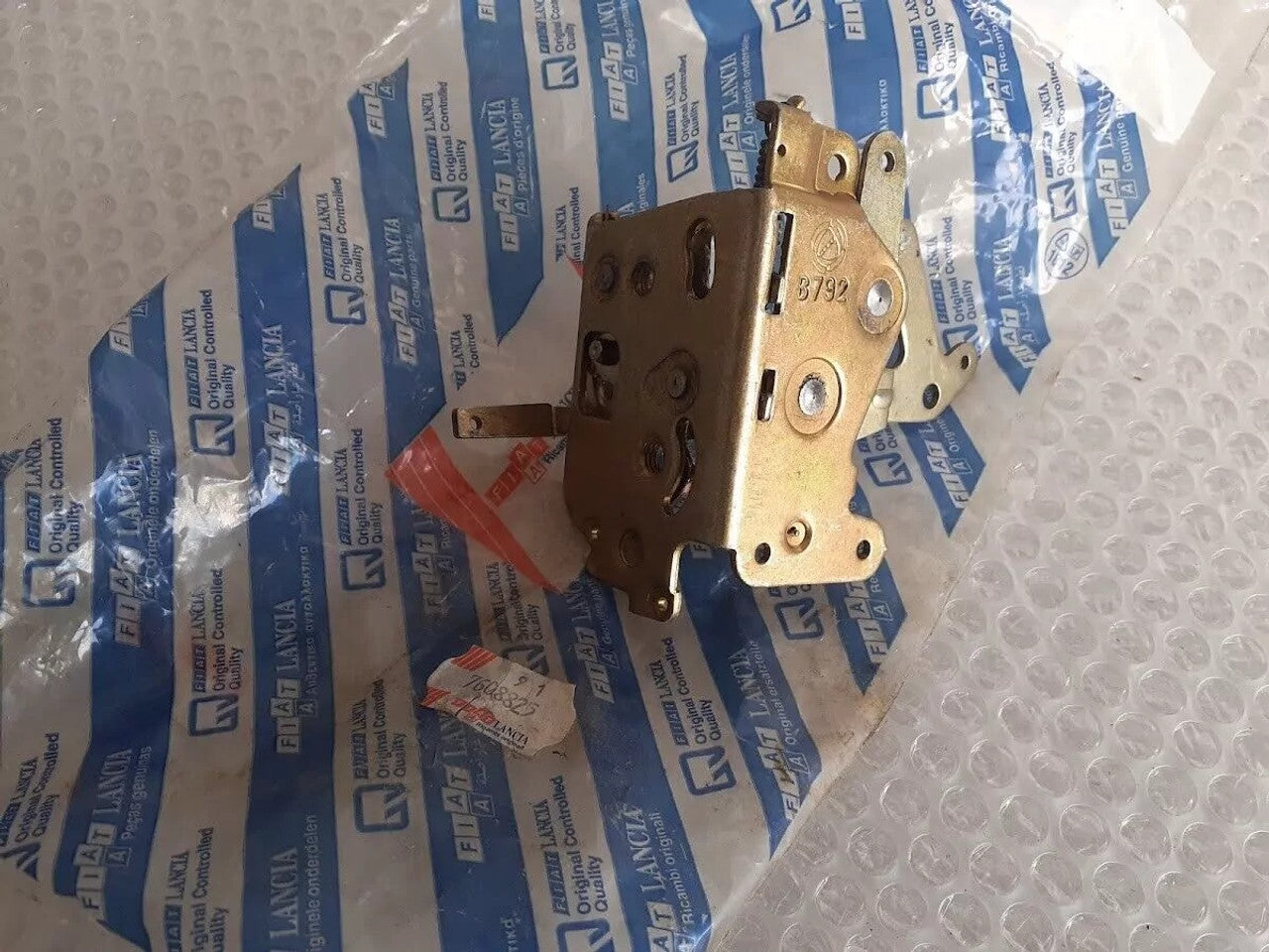 Front Door Lock Left fits Fiat Duna Uno 7608825 Genuine View Rear