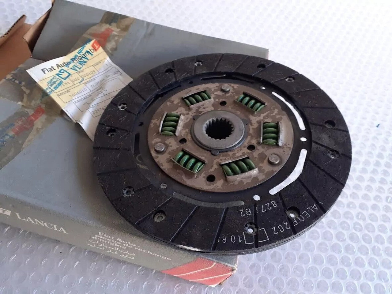 Clutch Disc Plate fits Fiat Uno 7621010 Genuine View Rear