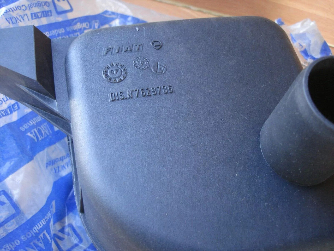 Air Filter Box fits Fiat Uno Mille 17 Diesel 7629706 Genuine View Rear