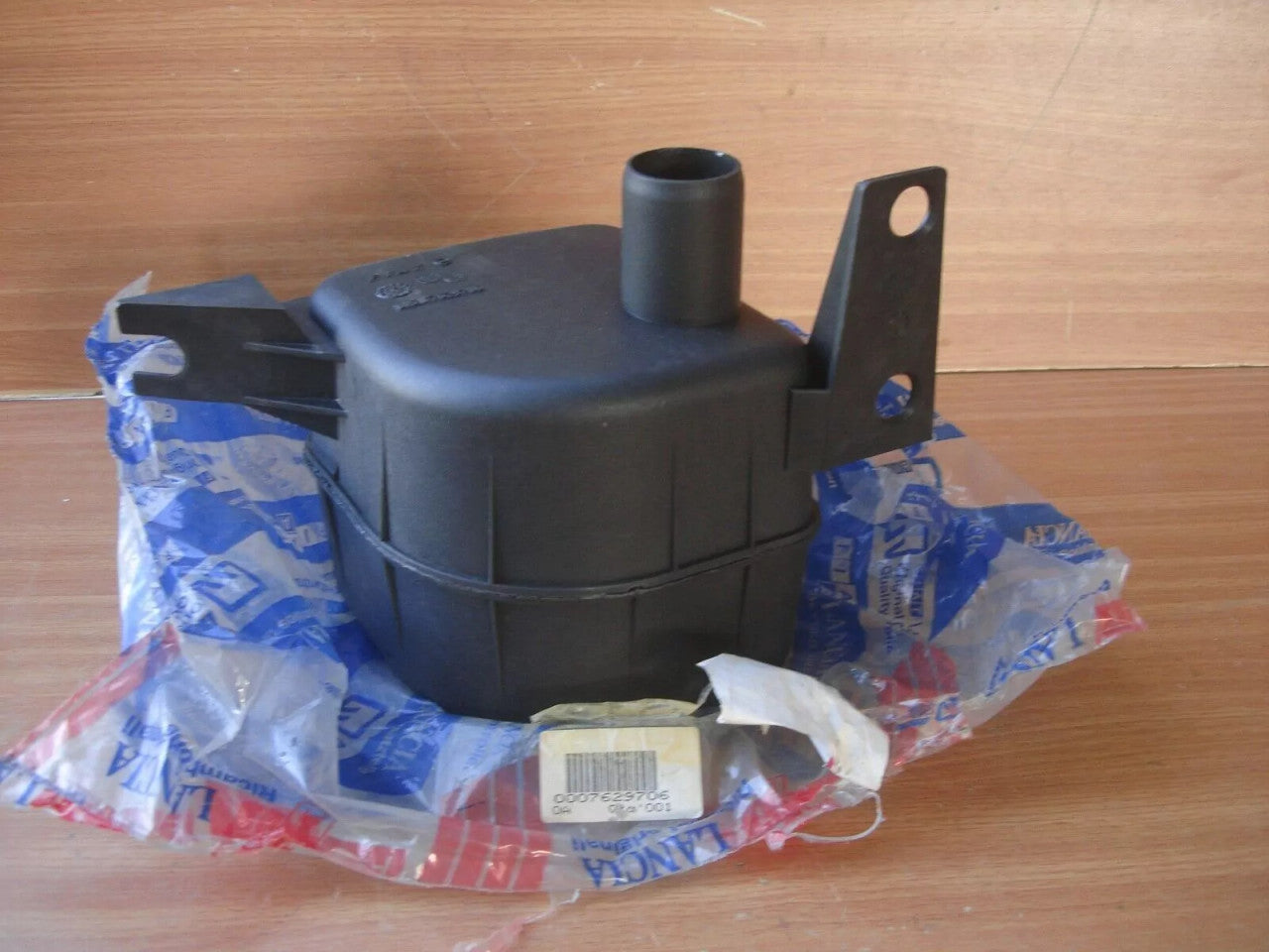 Air Filter Box fits Fiat Uno Mille 17 Diesel 7629706 Genuine View Right